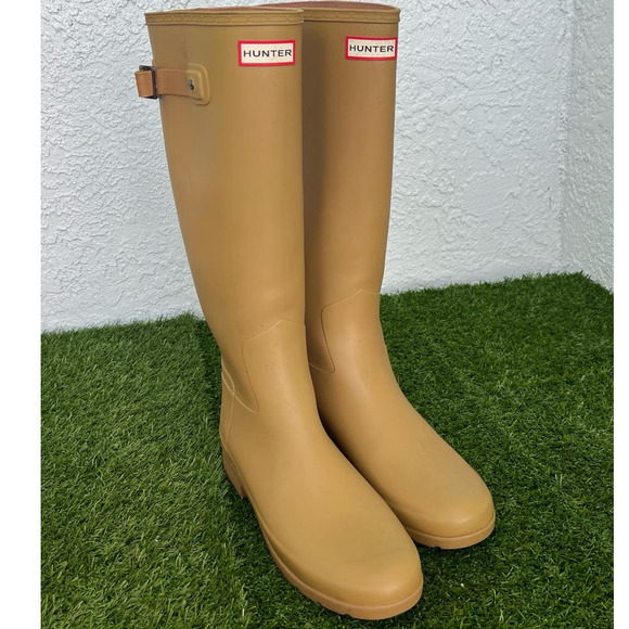 Hunter Shoes - Hunter Classis Original Tall Rain Boot Tan Color Sz 10